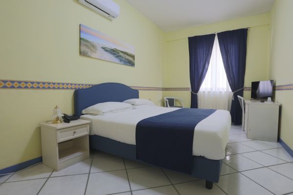 Polo Nautico Hotel Centro Congressi (Salerno)